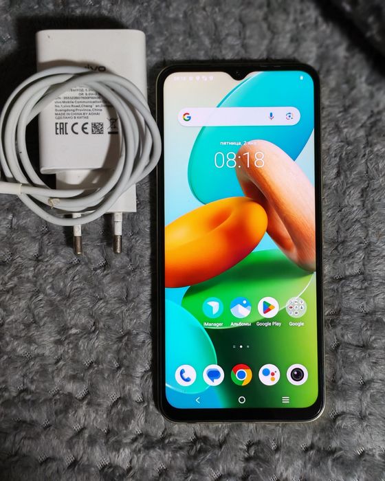 Продам телефон vivo Y35