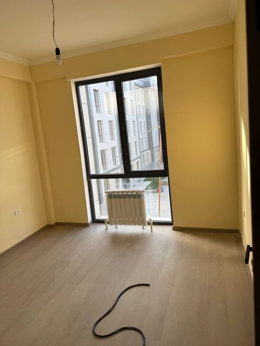 Айрапорт йўлида квартира зўдлик билан Сотилади