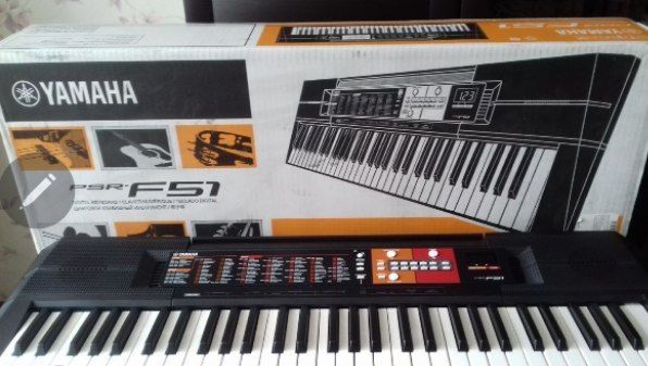 Продам синтезатор.