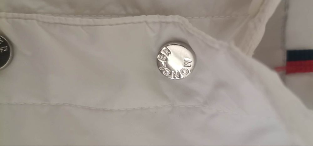 Moncler бебешко якенце