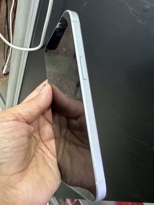 Продам Iphone 15