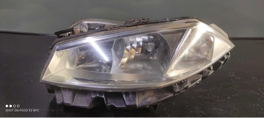 Far Stanga dreapta Renault Megane 2 si cu lupa European