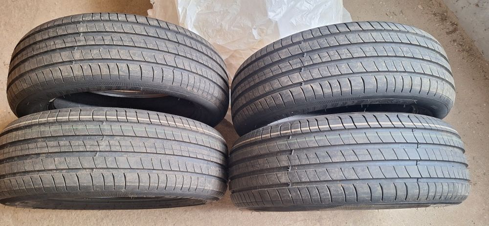 Vând cauciucuri Michelin 195 55 R16 91H