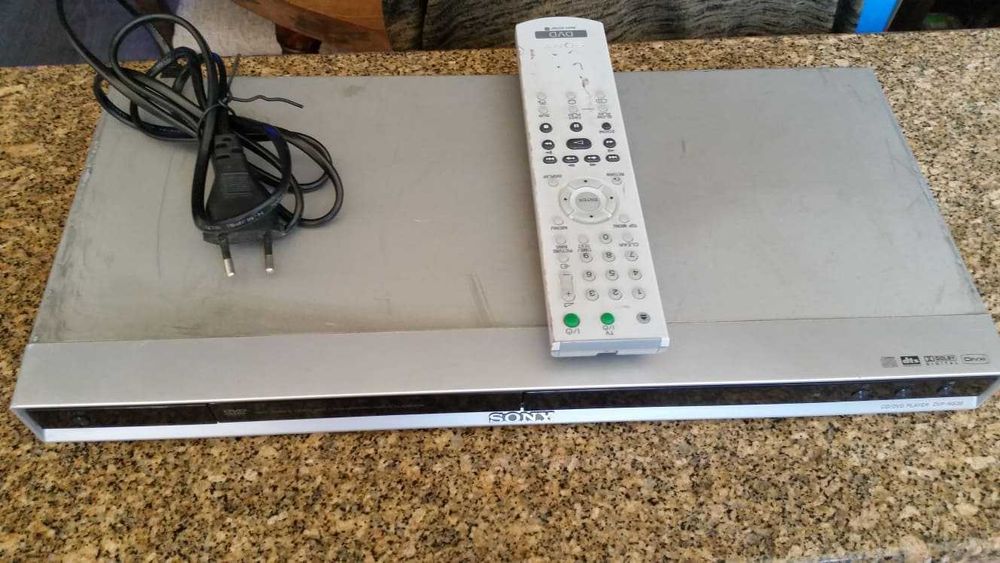 Продавам DVD player SONY