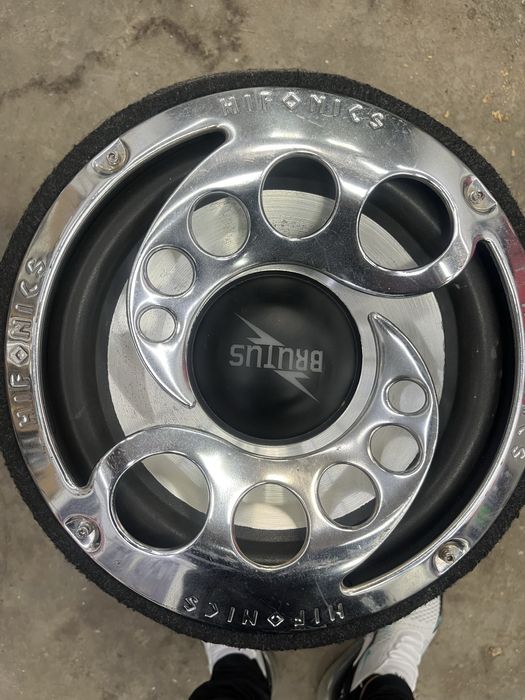 Субуфер за кола hifoniks