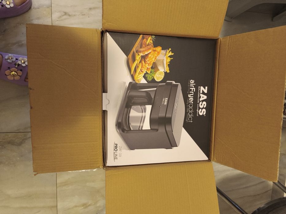Friteuză  Air fryer Zass nouă