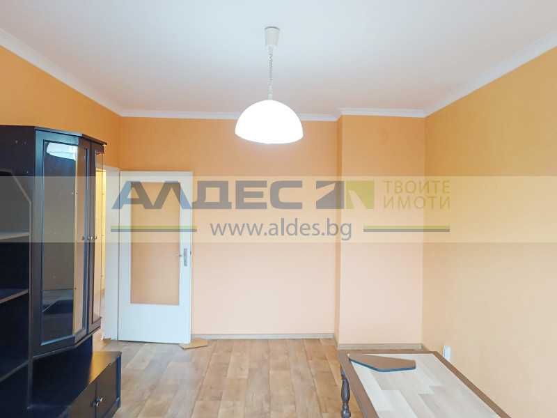 Продава непреходен двустаен ап. в Люлин 10!