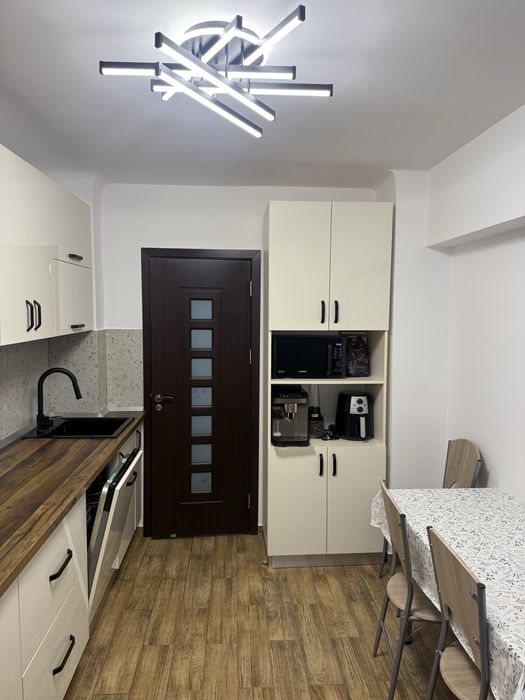 Proprietar | 3 camere - decomandat, Bd. București - Ploiești | Etaj 5/9,