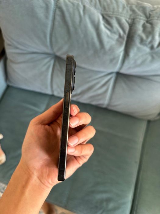Продаю Iphone 15 pro