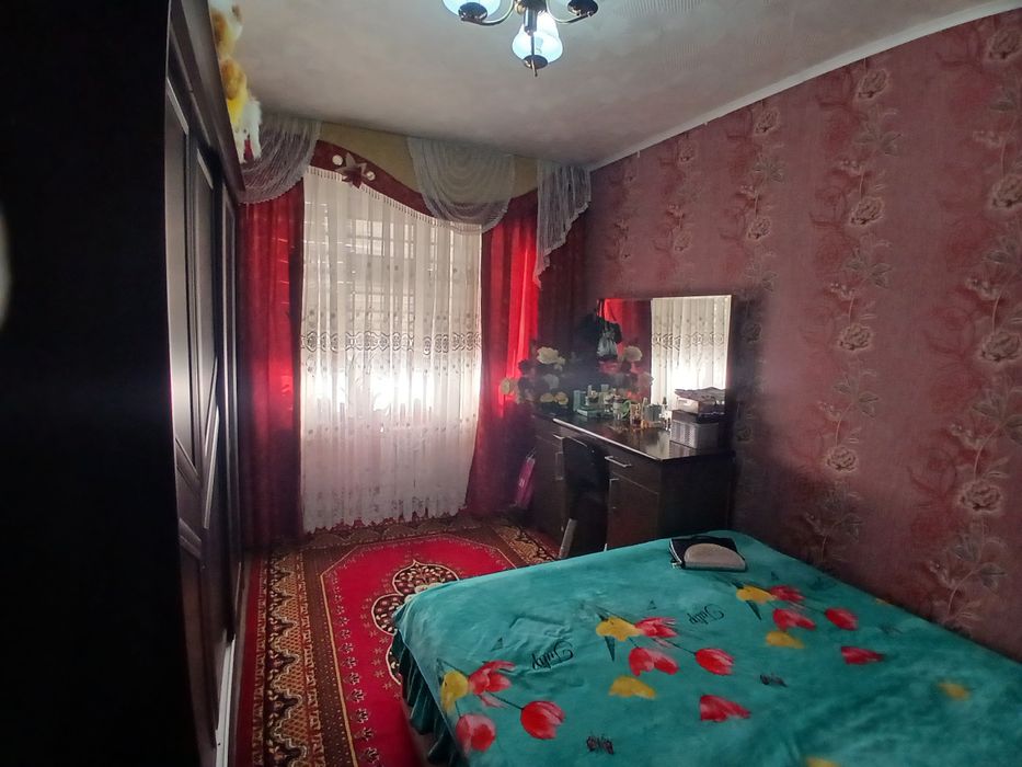 Кенг ва шинам 4 хоналик уй сотувда