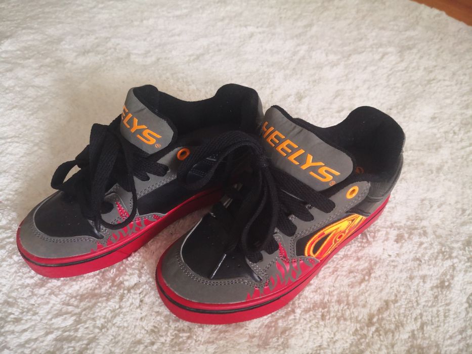 Adidași cu role măsură 32