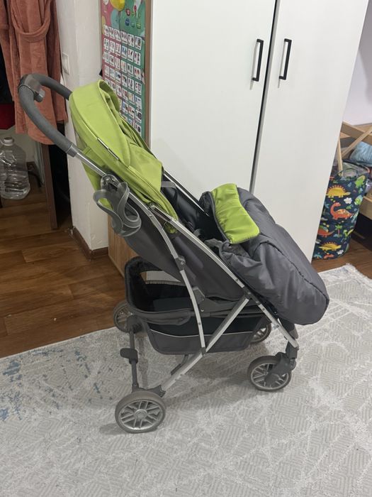 Продам прогулочная коляска легкая