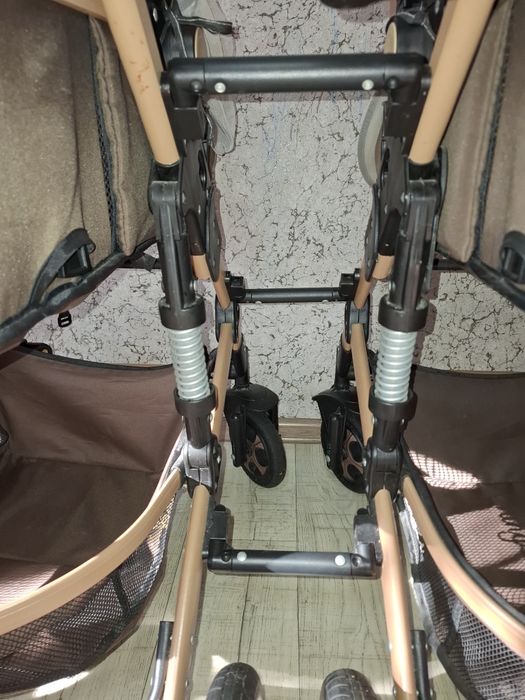 Продам коляску для двойни !