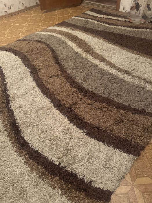 Ковер в хорошем состоянии