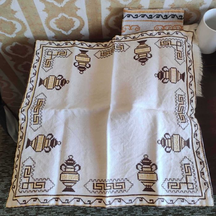 Винтидж ретро плетена дантела покривка каре мильо