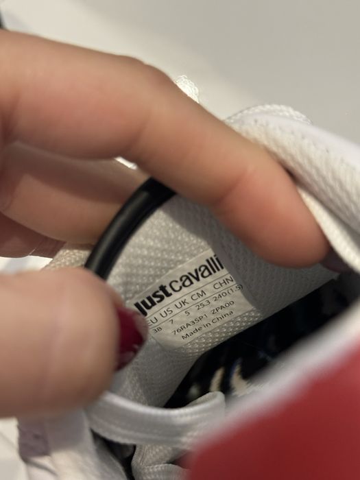 Нови обувки Cavalli