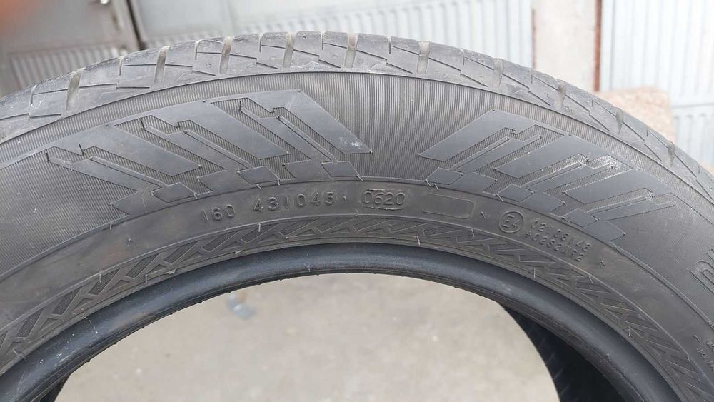 Nokian  215/60 R17 2бр.