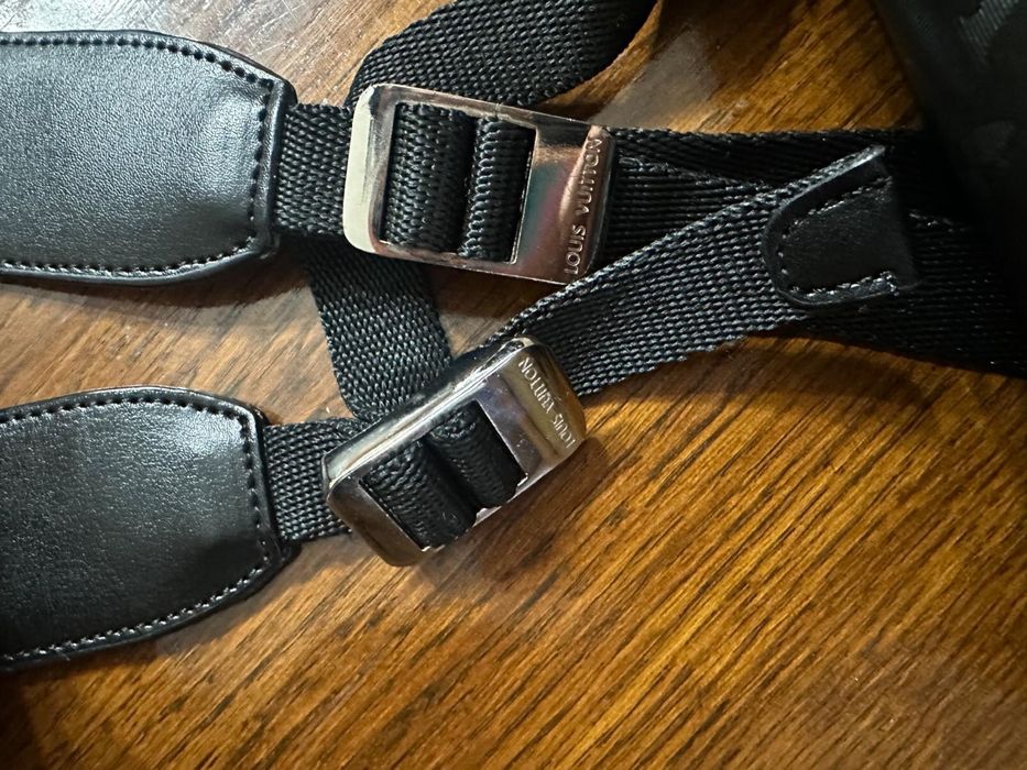 Borseta unisex LV super calitate detalii whats