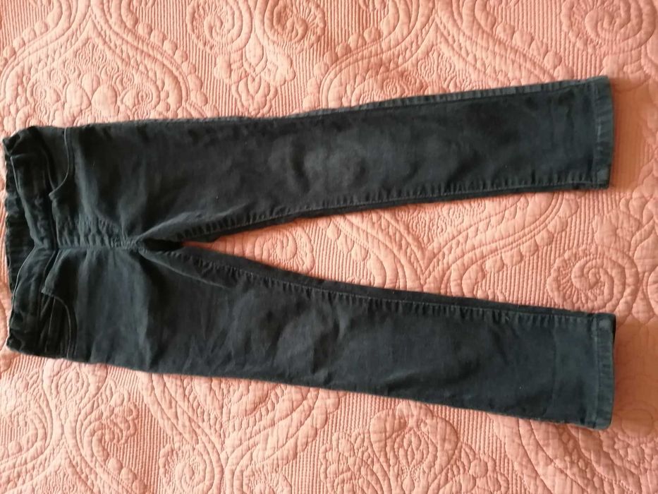 Тонкие вельветовые джинсы