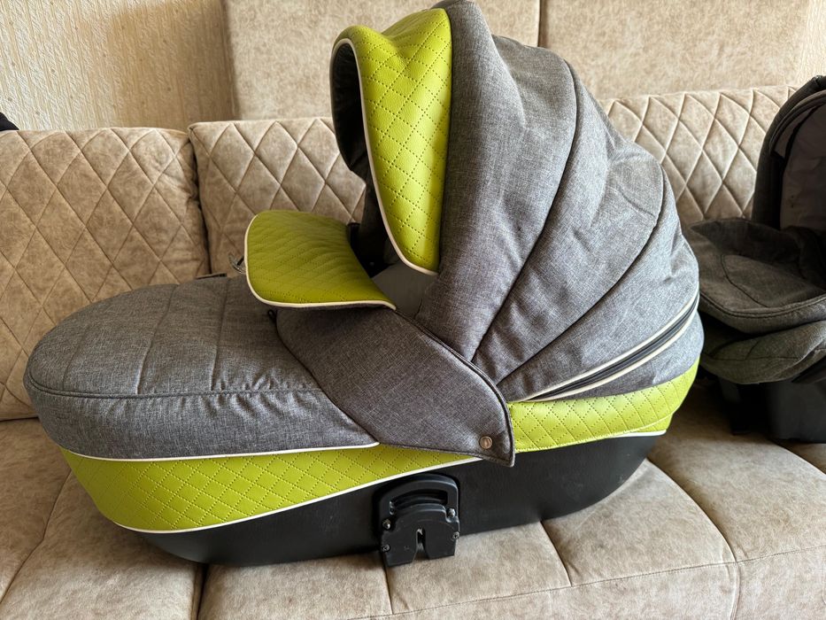 Продам коляску Adamex 3 в 1