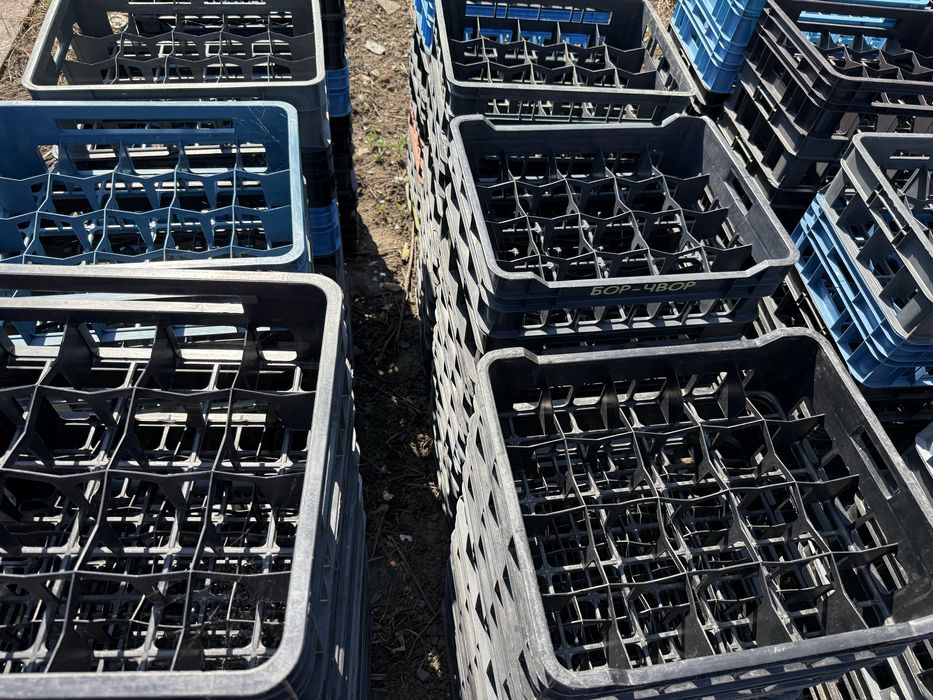 Продавам каси от кисело мляко