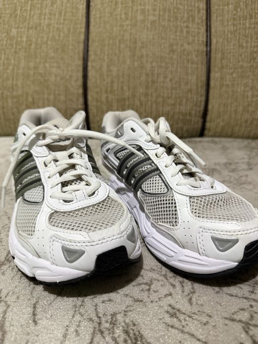 Adidas маратонки