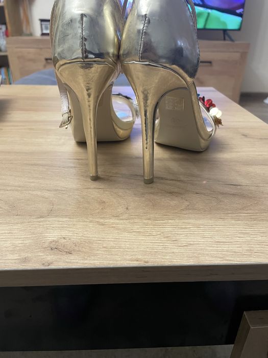 Дамски сандали /токчета/