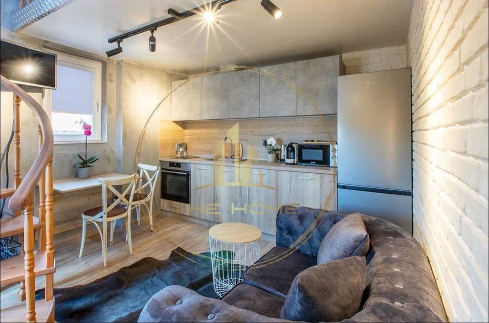 Дава се под наем Мезонет в Варна, Център - 40 кв.м за 398.82 € - Снимка #1