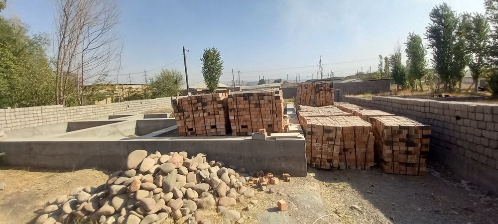 Узим богда 6сотих учаска сотилади 1 сотхи 2000$