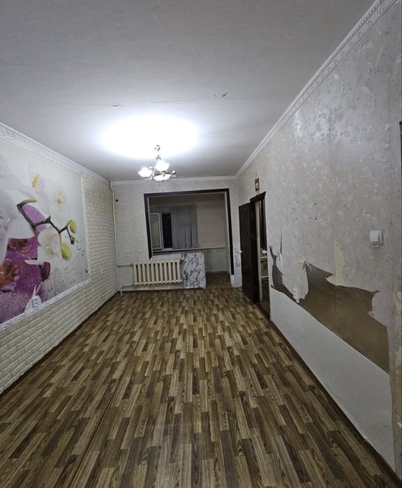 Феруза Продается квартира 2/1/4 балкон 1.5х3 ор-р: Школа 205