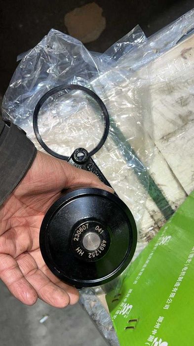 Помпа Komatsu PC220-8