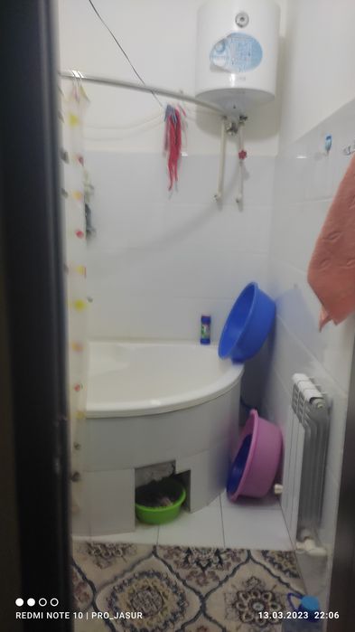 Jay Satiladi. Krediti bar