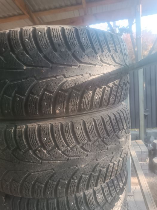 Продам шины R18 зимние