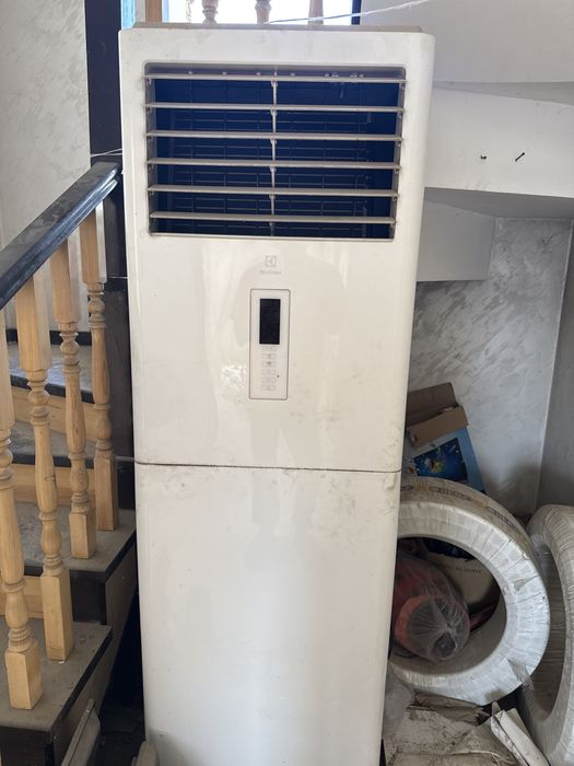 Продам напольный кондиционер Electrolux