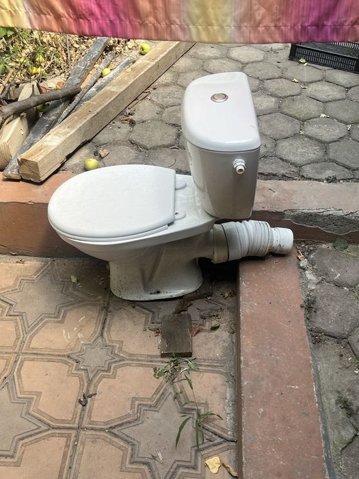 Санузел унитаз.