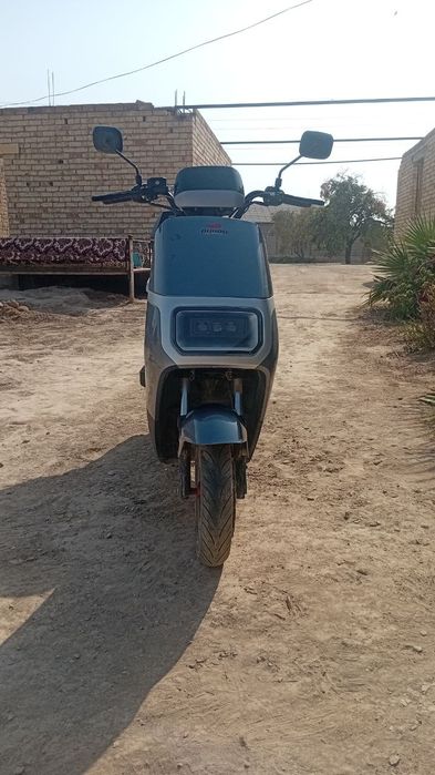 Buroq elektron skuter