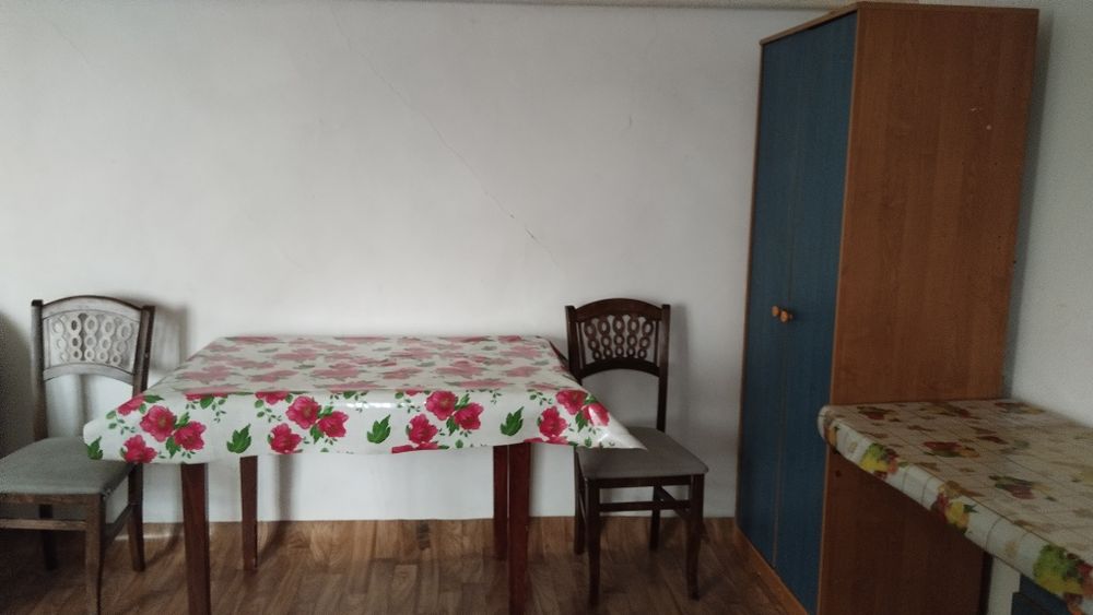 Времянка отдельный вход и двор