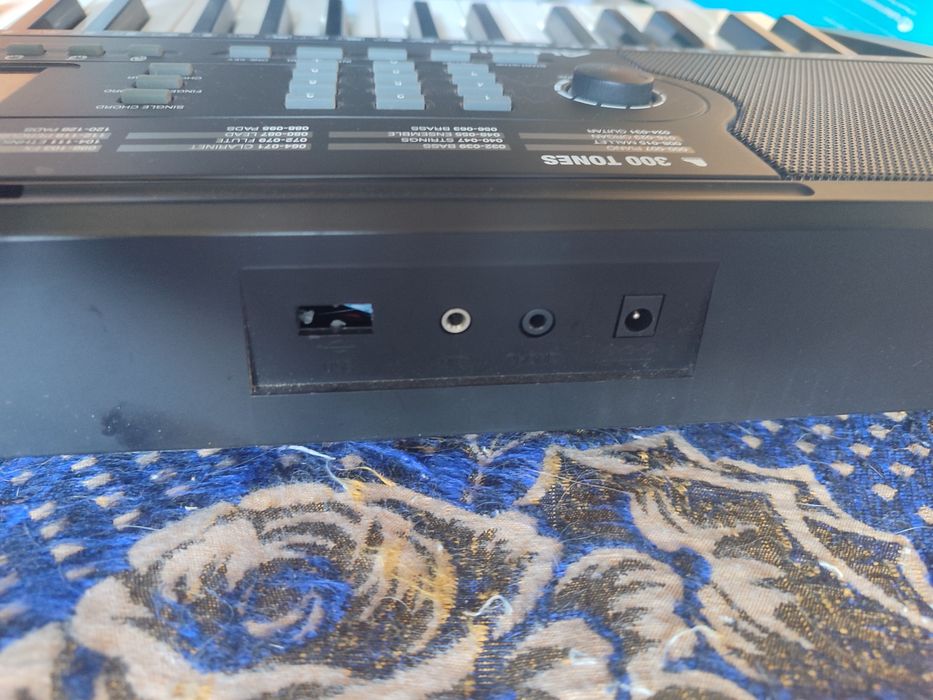 Синтезатор Alesis