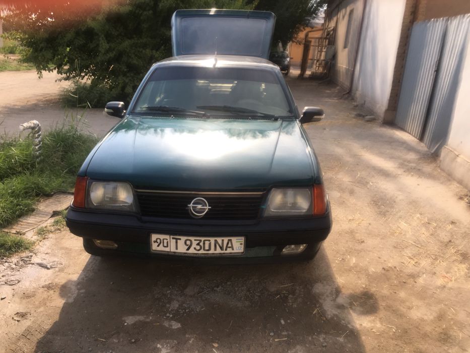 Опел аскона сотилади