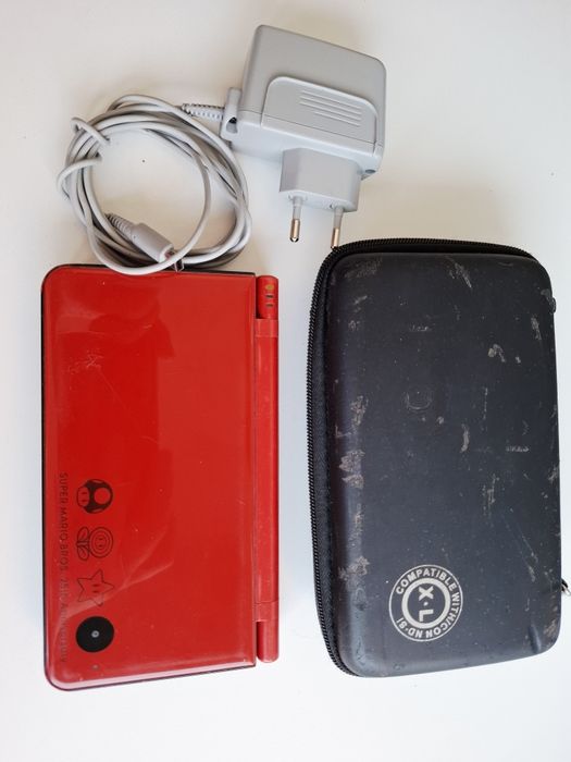 Consola Nintendo DSi XL Super Mario 25th Anniversary Ed Red With DS case & charger