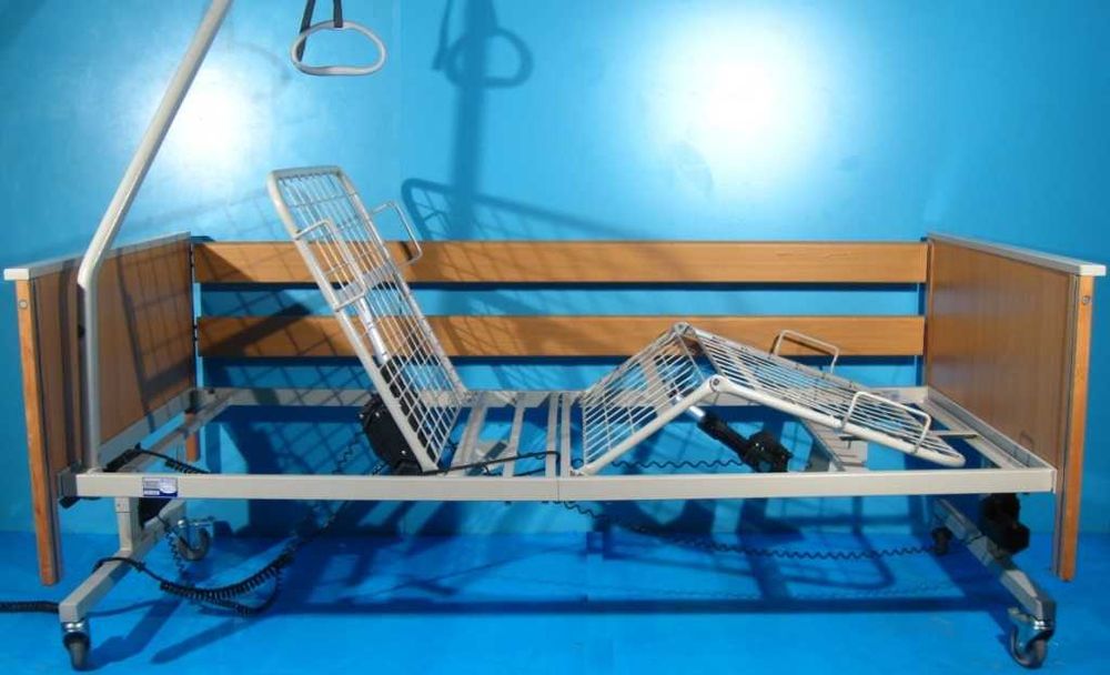 Pat medical electric pentru ingrijire pacienti cu trei sectiuni Aks