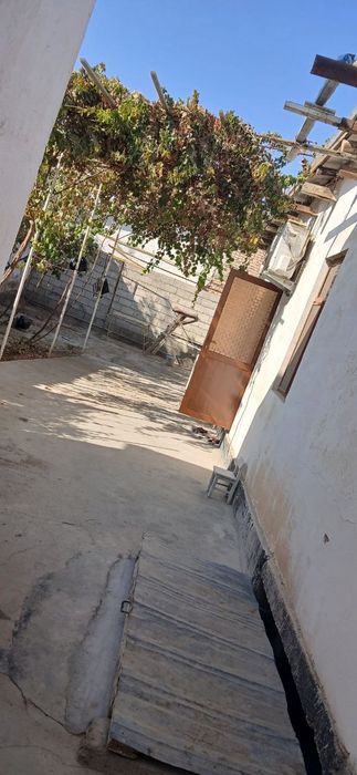 Уй сотилади. Вогзал сой. Ул. Бархаëт 7 Б