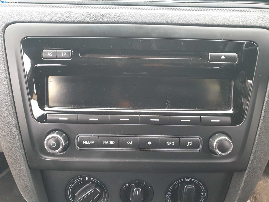 Radio CD Player Swing Skoda Rapid 2012 - 2017 [K3800]