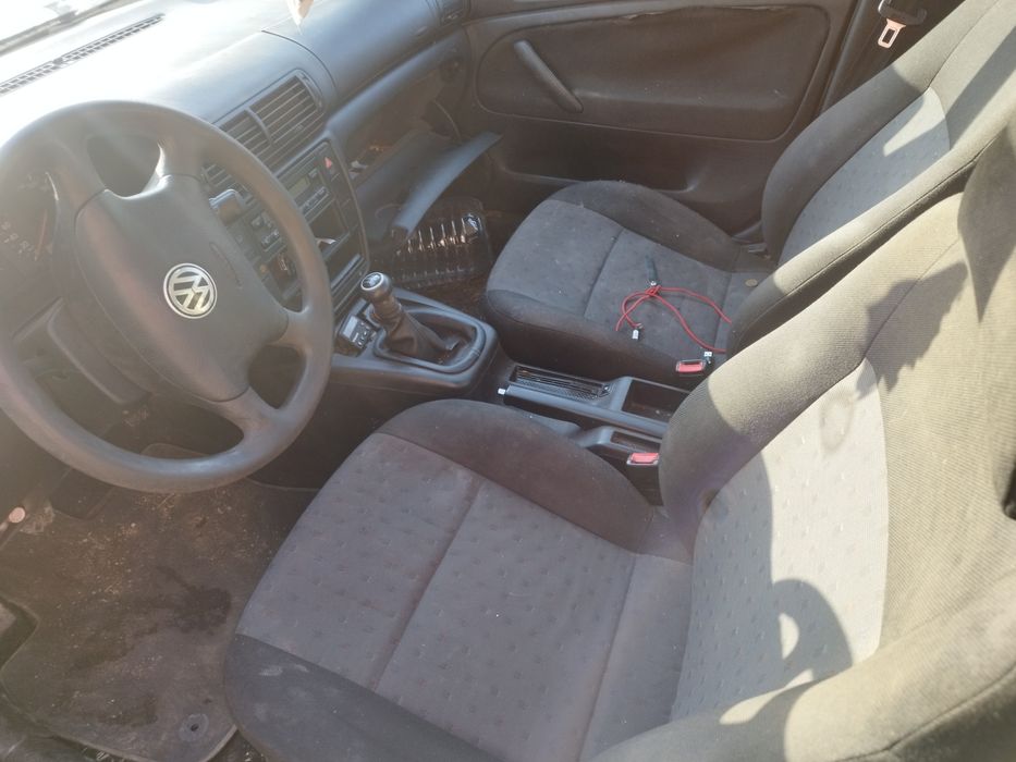 Продавам Пасат Б 5 1.6 101 На части