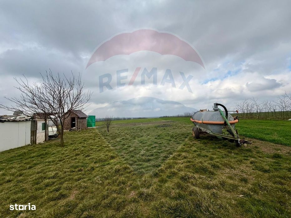Teren de vanzare in Săcele ideal pentru silozuri, fermă 6 ha
