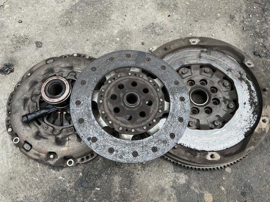 Volanta masa dubla + kit ambreiaj Renault Koleos 2.0 DCI
