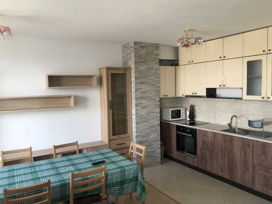 Дава се под наем Тристаен апартамент в София, Център - 90 кв.м за 812.94 € - Снимка #1