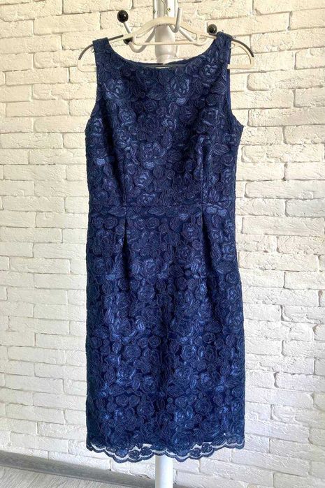 Вышитое тёмно-синее платье Laura Ashley из Великобритании