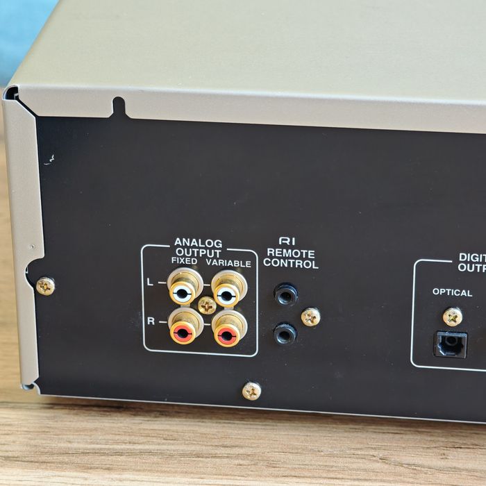 Onkyo DX-7511 (CD player)