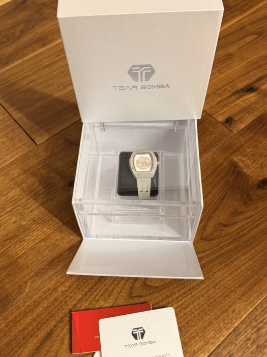 Топ часовник Тsar Bomba нов 1000 евро